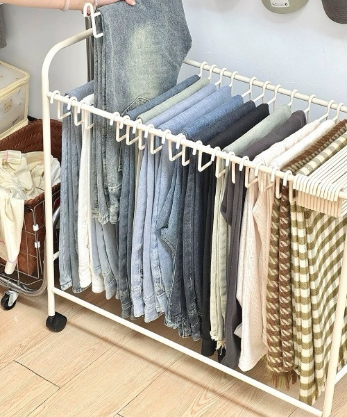 キャスター付きボトムハンガーラック（収納グッズ）｜Made in I