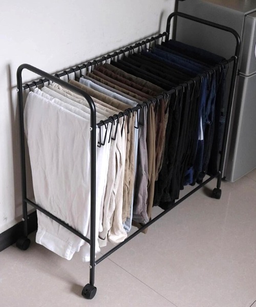 Made in I（メイドインアイ）の「キャスター付きボトムハンガーラック（収納グッズ・レディース・ブラック/ホワイト・FREE）」の15枚目の写真