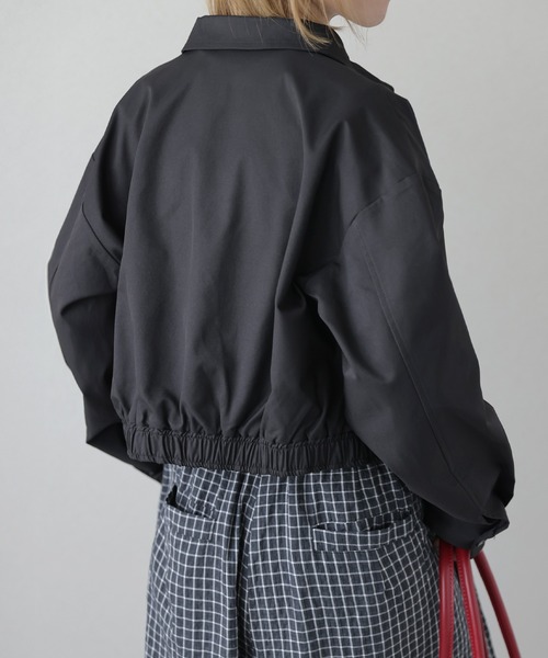 AMELY(エミリー)の「クロップドワークデザインジャケット(その他アウター・レディース・ブラック/カーキ/アイボリー/ベージュ・フリー)」の5枚目の写真