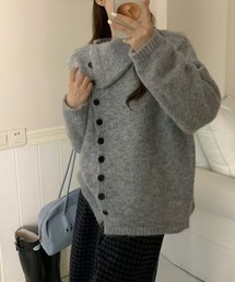 アシメボタンデザインニットプルオーバー