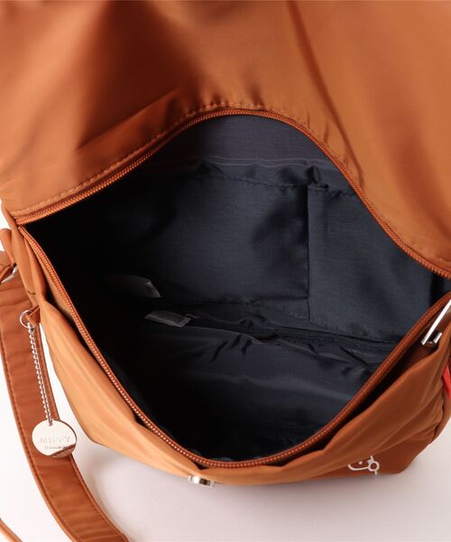 zucchero（ズッケロ）の「miffy ミッフィー ショルダーバッグ メッセンジャー レディース 軽量 ナイロン かくれんぼミッフィー 62093（ショルダーバッグ・レディース・ブラック/ベージュ/ピンク/ブラウン/カーキ・FREE）」の18枚目の写真