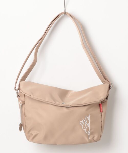 zucchero（ズッケロ）の「miffy ミッフィー ショルダーバッグ メッセンジャー レディース 軽量 ナイロン かくれんぼミッフィー 62093（ショルダーバッグ・レディース・ブラック/ベージュ/ピンク/ブラウン/カーキ・FREE）」の3枚目の写真