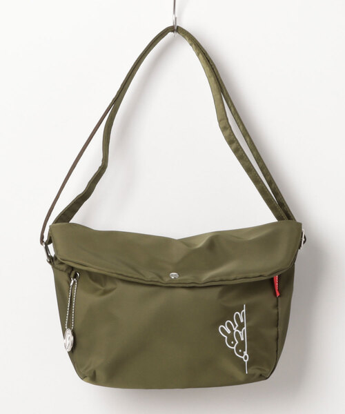 zucchero（ズッケロ）の「miffy ミッフィー ショルダーバッグ メッセンジャー レディース 軽量 ナイロン かくれんぼミッフィー 62093（ショルダーバッグ・レディース・ブラック/ベージュ/ピンク/ブラウン/カーキ・FREE）」の4枚目の写真