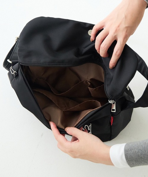 zucchero（ズッケロ）の「miffy ミッフィー ショルダーバッグ メッセンジャー レディース 軽量 ナイロン かくれんぼミッフィー 62093（ショルダーバッグ・レディース・ブラック/ベージュ/ピンク/ブラウン/カーキ・FREE）」の6枚目の写真