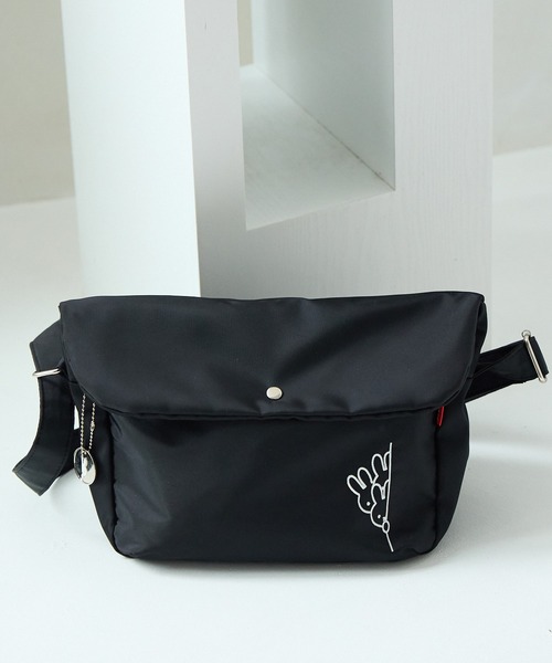 zucchero（ズッケロ）の「miffy ミッフィー ショルダーバッグ メッセンジャー レディース 軽量 ナイロン かくれんぼミッフィー 62093（ショルダーバッグ・レディース・ブラック/ベージュ/ピンク/ブラウン/カーキ・FREE）」の9枚目の写真