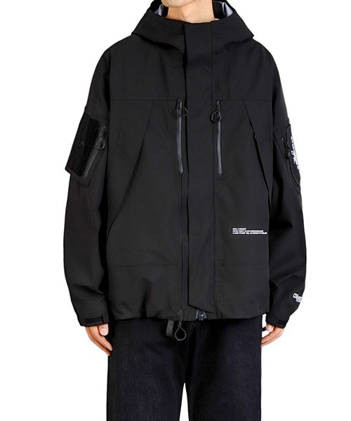 CMF OUTDOOR GARMENT（シーエムエフアウトドアガーメント）の「CMF OUTDOOR GARMENT / シーエムエフ アウトドア ガーメント：LEVEL6 COEXIST：CMF2501-J02C[AST]（マウンテンパーカー・メンズ・ブラック・M/L）」の10枚目の写真