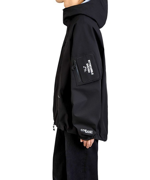 CMF OUTDOOR GARMENT（シーエムエフアウトドアガーメント）の「CMF OUTDOOR GARMENT / シーエムエフ アウトドア ガーメント：LEVEL6 COEXIST：CMF2501-J02C[AST]（マウンテンパーカー・メンズ・ブラック・M/L）」の11枚目の写真