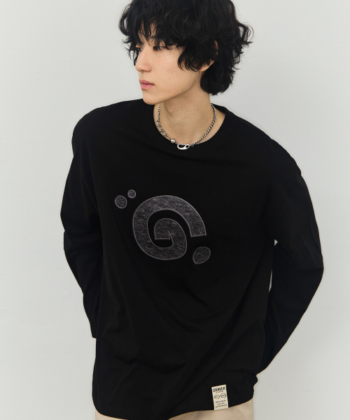 GRAVER（グレーバー）の「[ユニセックス]GシンボルロングスリーブTシャツ_3カラー（Tシャツ/カットソー・レディース・ホワイト/ブラック/チャコール・LARGE/MEDIUM）」の8枚目の写真