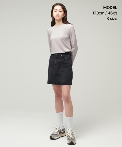 MUSINSA STANDARD WOMAN（ムシンサスタンダードウーマン）の「ウィメンズフレキシブルクルーネック長袖Tシャツ[ライトグレー]（Tシャツ/カットソー・レディース・その他・SMALL/MEDIUM/LARGE/X-LARGE/X-SMALL）」の2枚目の写真