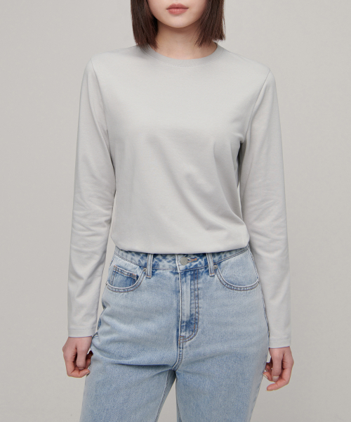 MUSINSA STANDARD WOMAN（ムシンサスタンダードウーマン）の「ウィメンズフレキシブルクルーネック長袖Tシャツ[ライトグレー]（Tシャツ/カットソー・レディース・その他・SMALL/MEDIUM/LARGE/X-LARGE/X-SMALL）」の3枚目の写真