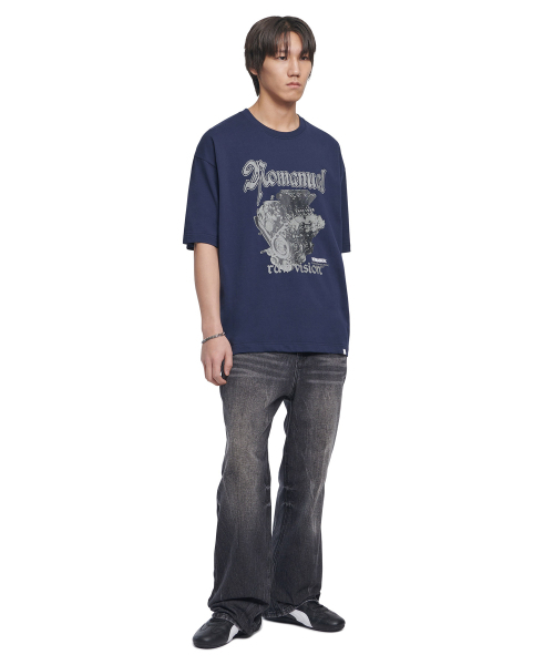 NOMANUAL（NOMANUAL）の「NM ENGINE T-SHIRT - DARK NAVY（Tシャツ/カットソー・レディース・その他・X-LARGE/SMALL/MEDIUM/LARGE）」の3枚目の写真