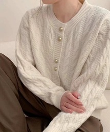 ケーブル編みクルーネックカーディガン