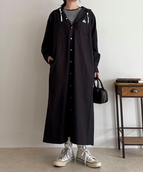 fredy emue（フレディエミュ）の「【GEVACO/ゲバコ】フーディーシャツワンピース（シャツワンピース・レディース・ブルー系その他/ベージュ/ピンク系その他/ブラック・38）」の2枚目の写真