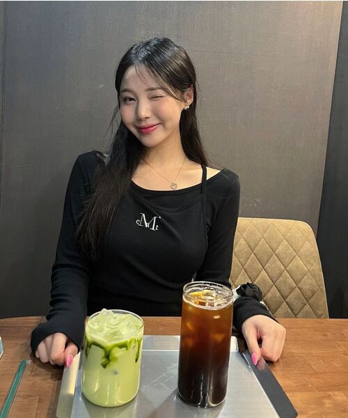 MUCENT（ムセント）の「ダブリ アンバランスセットTシャツ (4色)（Tシャツ/カットソー・レディース・ネイビー/ブラウン/グレー/ブラック・FREE）」の10枚目の写真