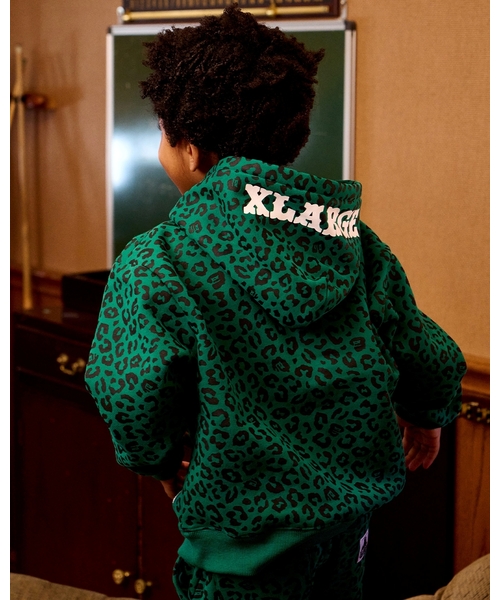XLARGE KIDS（エクストララージキッズ）の「レオパード総柄パーカー（パーカー・キッズ・トップグレー/グリーン・90cm/130cm/110cm/140cm/100cm/120cm）」の12枚目の写真