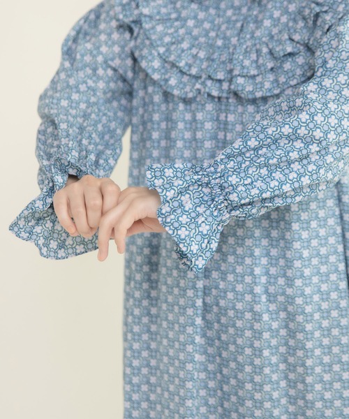 Dot&Stripes CHILD WOMAN(ドットアンドストライプス チャイルドウーマン)の「リバティデイジー・リンク ヨークフリルワンピース(ワンピース・レディース・ブルー/ピンク・FREE)」の14枚目の写真