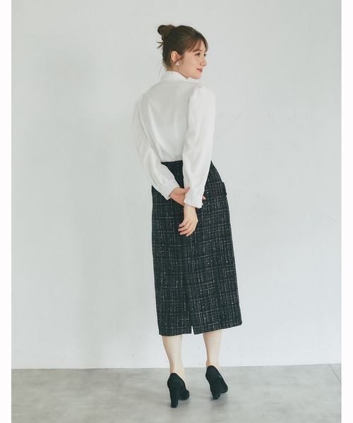 tocco closet(トッコ クローゼット)の「2WAYボウタイリボン付きヨークラインレース切り替えブラウス(シャツ/ブラウス・レディース・グレイッシュベージュ/オフホワイト・M)」の5枚目の写真
