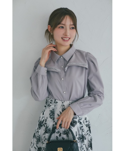 tocco closet(トッコ クローゼット)の「2WAYボウタイリボン付きヨークラインレース切り替えブラウス(シャツ/ブラウス・レディース・グレイッシュベージュ/オフホワイト・M)」の14枚目の写真