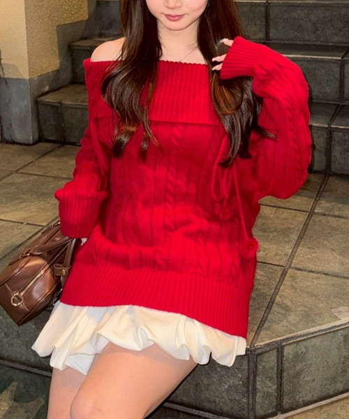 continuer de NICE CLAUP(コンティニューデナイスクラップ)の「【HolidayCollection】オフショルケーブルニット(ニット/セーター・レディース・レッド/チャコールグレー/アイボリー・FREE)」の7枚目の写真