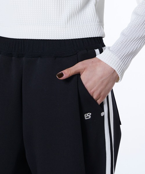 ESSENTIAL（エッセンシャル）の「ダンボール トラックパンツ（その他パンツ・レディース・ブラック/オフホワイト・38/36）」の8枚目の写真