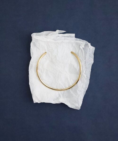 le.coeur blanc(ルクールブラン)の「O フラットネックカフ(ネックレス・レディース・ゴールド・FREE)」の4枚目の写真