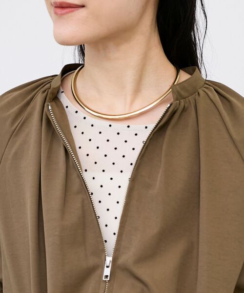 le.coeur blanc(ルクールブラン)の「O フラットネックカフ(ネックレス・レディース・ゴールド・FREE)」の10枚目の写真