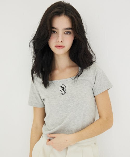 AWESOME STUDIO(オーサムスタジオ)の「スクエアネッククロップTシャツメランジグレー(Tシャツ/カットソー・レディース・その他・FREE)」の3枚目の写真