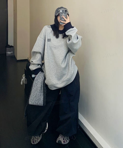 Dalfwin(ダールフィン)の「韓国ファッション OISIS刺繍ロゴ配色リブスウェット(スウェット・レディース・ブラック/グレー・FREE)」の15枚目の写真