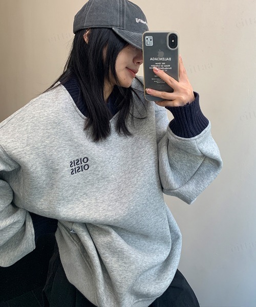 Dalfwin(ダールフィン)の「韓国ファッション OISIS刺繍ロゴ配色リブスウェット(スウェット・レディース・ブラック/グレー・FREE)」の3枚目の写真