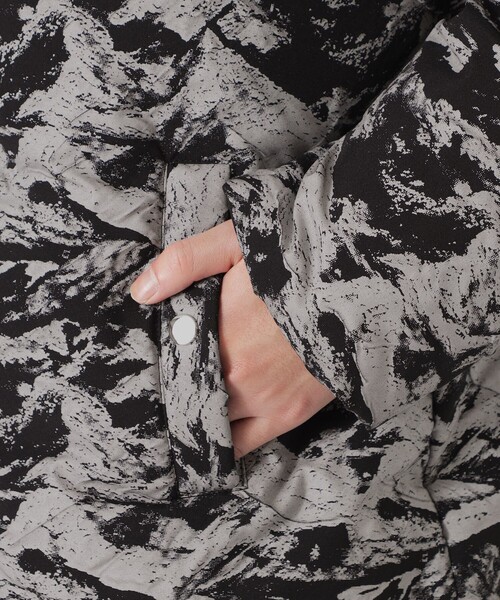 LOVELESS（ラブレス）の「ジャカードフーディーダウン（ダウンジャケット/コート・メンズ・チャコールグレー・L/M）」の11枚目の写真