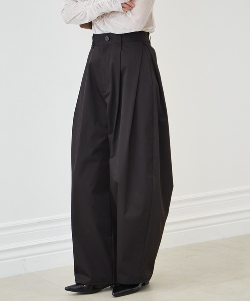 RANAN(ラナン)の「カーブシルエットサイドタックパンツ(その他パンツ・レディース・ブラック/カーキ/アイボリー/ベージュ・L/LL/M/S)」の7枚目の写真