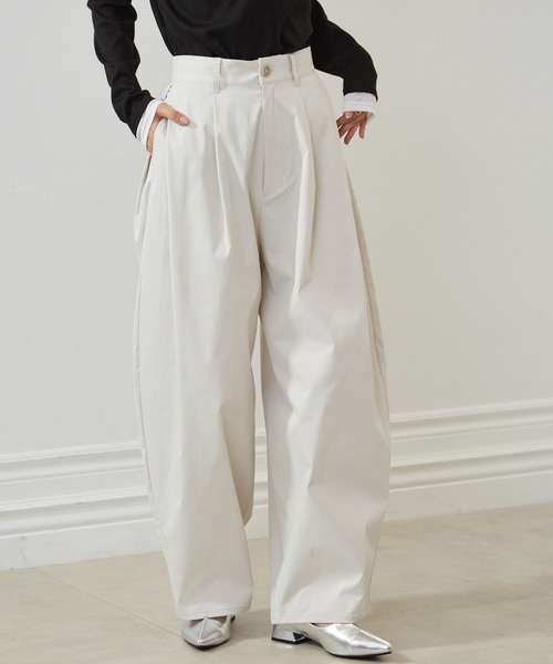 RANAN(ラナン)の「カーブシルエットサイドタックパンツ(その他パンツ・レディース・ブラック/カーキ/アイボリー/ベージュ・L/LL/M/S)」の11枚目の写真