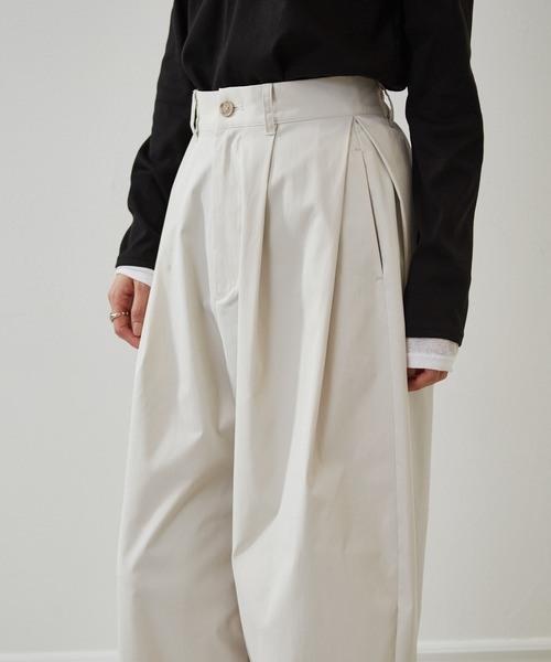RANAN(ラナン)の「カーブシルエットサイドタックパンツ(その他パンツ・レディース・ブラック/カーキ/アイボリー/ベージュ・L/LL/M/S)」の12枚目の写真