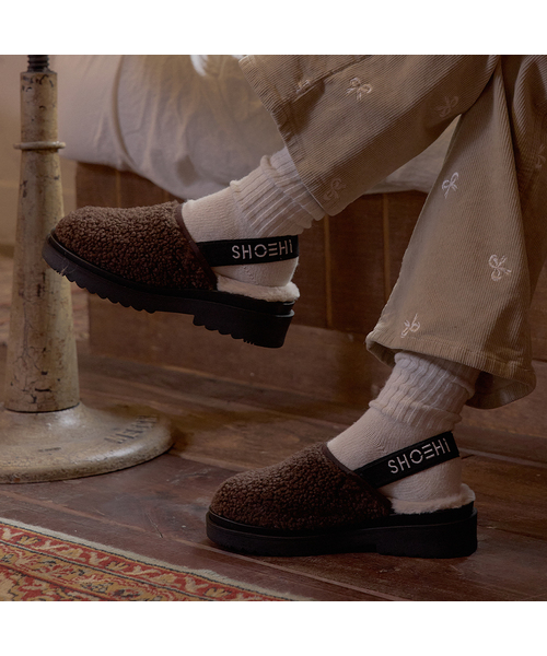 SHOEHI(シューハイ)の「エンブリー ファーストラップ クロッグ_B2400(2カラー)(サンダル・レディース・ブラック/ダークブラウン/Beige・22.5cm/23cm/23.5cm/24cm/24.5cm/25cm)」の2枚目の写真