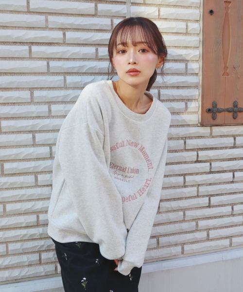 CECIL McBEE（セシルマクビー）の「ラウンドロゴプルオーバー（スウェット・レディース・グレー/アイボリー/ブラック・MEDIUM/LARGE）」の4枚目の写真