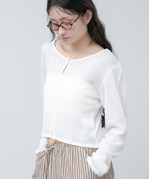 HEILIS（ヘイリス）の「シアーリブメランジカットカーディガン / トップス カーディガン コンパクト 羽織り リネン混 長袖 ショート丈 オフィスカジュアル 紫外線対策 日焼け対策 冷房対策 グレー アイボリー オフホワイト ブルー 春服 秋服 夏服 韓国 シアー（カーディガン/ボレロ・レディース・ブルー/グレー/オフホワイト・FREE）」の4枚目の写真