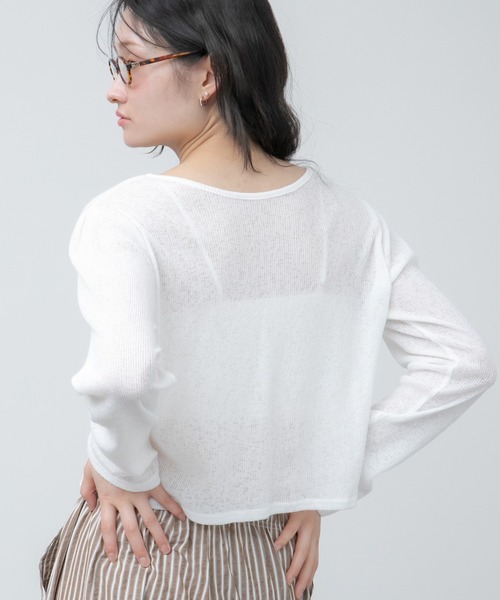 HEILIS（ヘイリス）の「シアーリブメランジカットカーディガン / トップス カーディガン コンパクト 羽織り リネン混 長袖 ショート丈 オフィスカジュアル 紫外線対策 日焼け対策 冷房対策 グレー アイボリー オフホワイト ブルー 春服 秋服 夏服 韓国 シアー（カーディガン/ボレロ・レディース・ブルー/グレー/オフホワイト・FREE）」の6枚目の写真