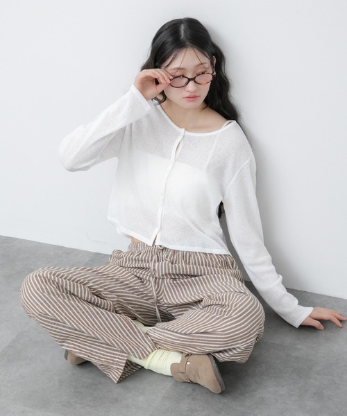 HEILIS（ヘイリス）の「シアーリブメランジカットカーディガン / トップス カーディガン コンパクト 羽織り リネン混 長袖 ショート丈 オフィスカジュアル 紫外線対策 日焼け対策 冷房対策 グレー アイボリー オフホワイト ブルー 春服 秋服 夏服 韓国 シアー（カーディガン/ボレロ・レディース・ブルー/グレー/オフホワイト・FREE）」の13枚目の写真
