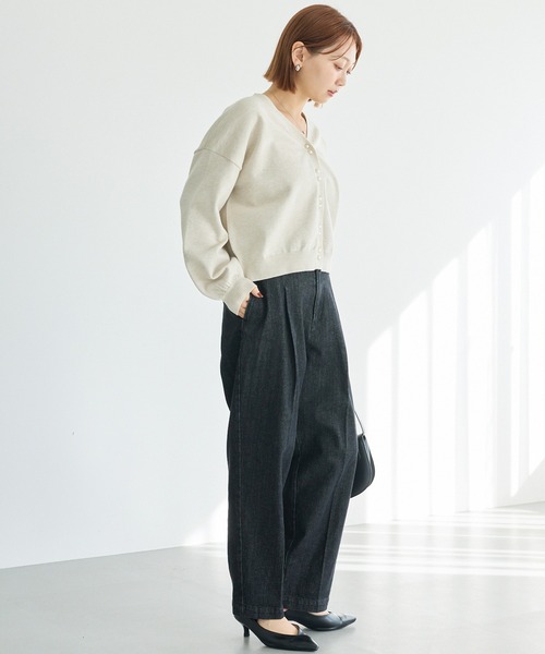 LAVEANGE（ラビアンジェ）の「タックテーパードデニム（デニムパンツ・レディース・ブラック/ネイビー・M/LL/3L/4L/5L）」の10枚目の写真