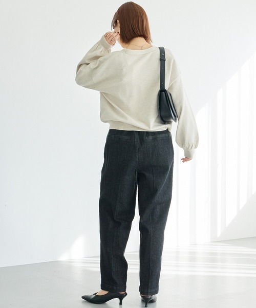 LAVEANGE（ラビアンジェ）の「タックテーパードデニム（デニムパンツ・レディース・ブラック/ネイビー・M/LL/3L/4L/5L）」の12枚目の写真