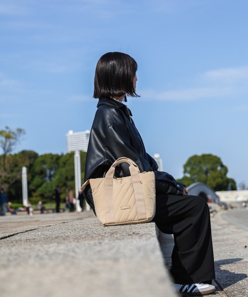 INUK(イヌーク)の「【INUK(イヌーク)】SETON-Q SMALL | 撥水素材 | 2WAY | ショルダーバッグ | 軽量 | デイリーユース(ハンドバッグ・レディース・ベージュ/カーキ・ONE SIZE)」の13枚目の写真
