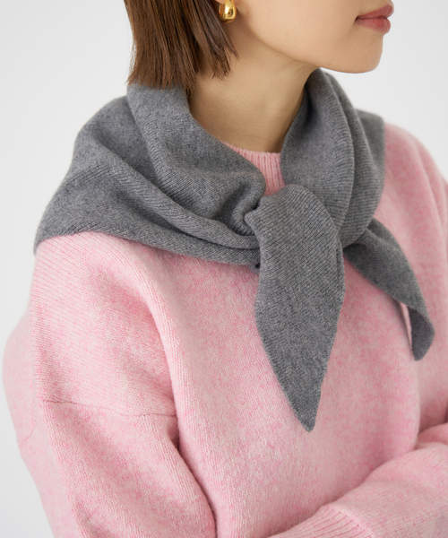 IENA（イエナ）の「《追加》ニットバンダナ（バンダナ/スカーフ・レディース・グレー/アイボリー・FREE）」の2枚目の写真