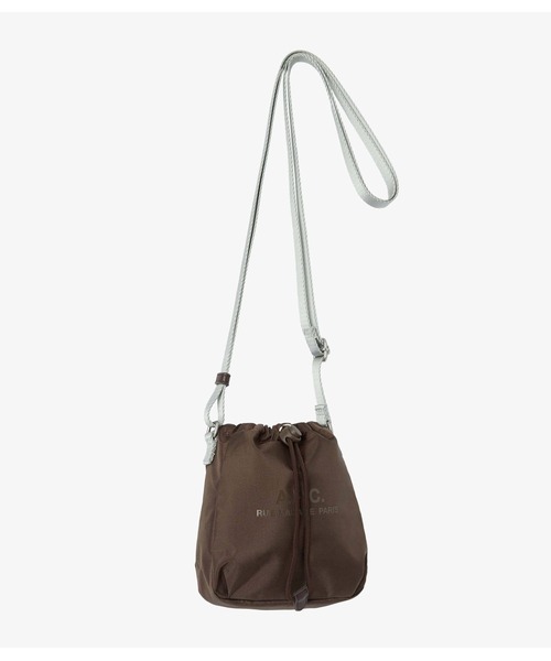 A.P.C.（アーペーセー）の「CROSSBODY POUCH BACKSTAGE（ボディバッグ/ウエストポーチ・メンズ・ブラック/ブラウン・ONESIZE）」の10枚目の写真
