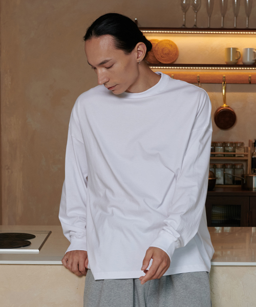 ARDENT VELLONA(アーデントベローナ)の「オリジナルエッセンティックオーバーサイズロングスリーブ_ホワイト(Tシャツ/カットソー・レディース・その他・SMALL/MEDIUM)」の1枚目の写真