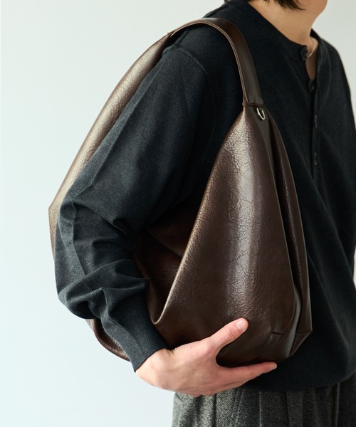SINSS(シンス)の「Curve shoulder bag / カーブショルダーバッグ(ショルダーバッグ・メンズ・ブラウン/ブラック・FREE)」の12枚目の写真
