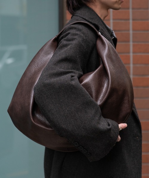 SINSS(シンス)の「Curve shoulder bag / カーブショルダーバッグ(ショルダーバッグ・メンズ・ブラウン/ブラック・FREE)」の15枚目の写真
