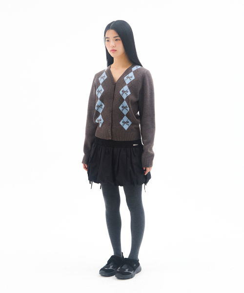 AMESWORLDWIDE（アメスワールドワイド）の「CROP V NECK ARGYLE CARDIGAN CHARCOAL（カーディガン/ボレロ・レディース・その他・FREE）」の7枚目の写真