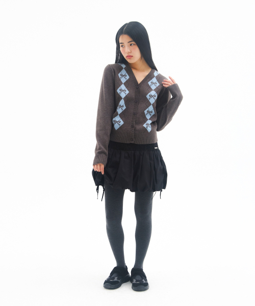 AMESWORLDWIDE（アメスワールドワイド）の「CROP V NECK ARGYLE CARDIGAN CHARCOAL（カーディガン/ボレロ・レディース・その他・FREE）」の8枚目の写真