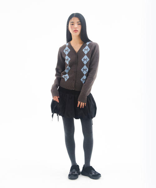AMESWORLDWIDE（アメスワールドワイド）の「CROP V NECK ARGYLE CARDIGAN CHARCOAL（カーディガン/ボレロ・レディース・その他・FREE）」の9枚目の写真