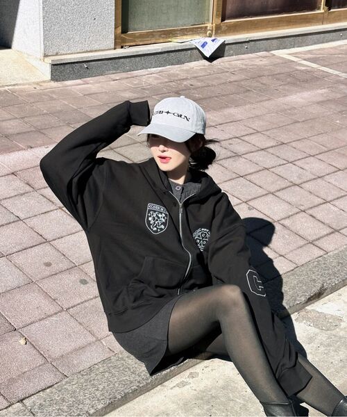 CRIGUN(クリガン)の「CLUB JERSEY ZIP-UP HOODIE BLACK(パーカー・レディース・ブラック・WS/MEDIUM/LARGE/X-LARGE)」の11枚目の写真